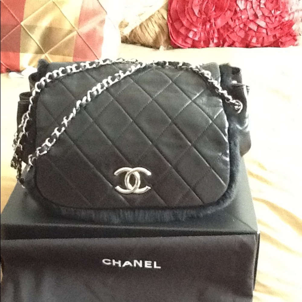 SOLD!   Chanel Orylag Fox Fur and Lambskin Leather Flap Bag. PRICE DROP⏬️